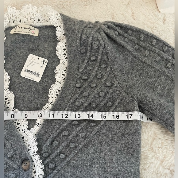 FREE PEOPLE “LONG SLEEVE CARDIGAN”
*NWT $168.00 *SIZE: SMALL *COLOR: GREY - Picture 5 of 9